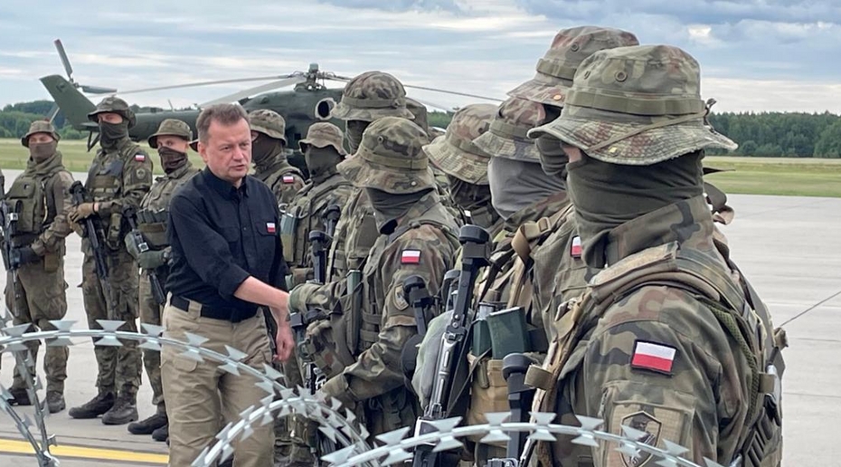 Польша перебросит на границу с Белоруссией еще тысячу военных после запроса погранслужбы