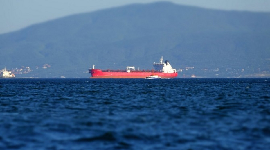 WSJ: морской экспорт российской нефти снизился в декабре на 22%