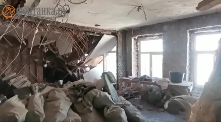 В доме в центре Петербурга рухнул потолок