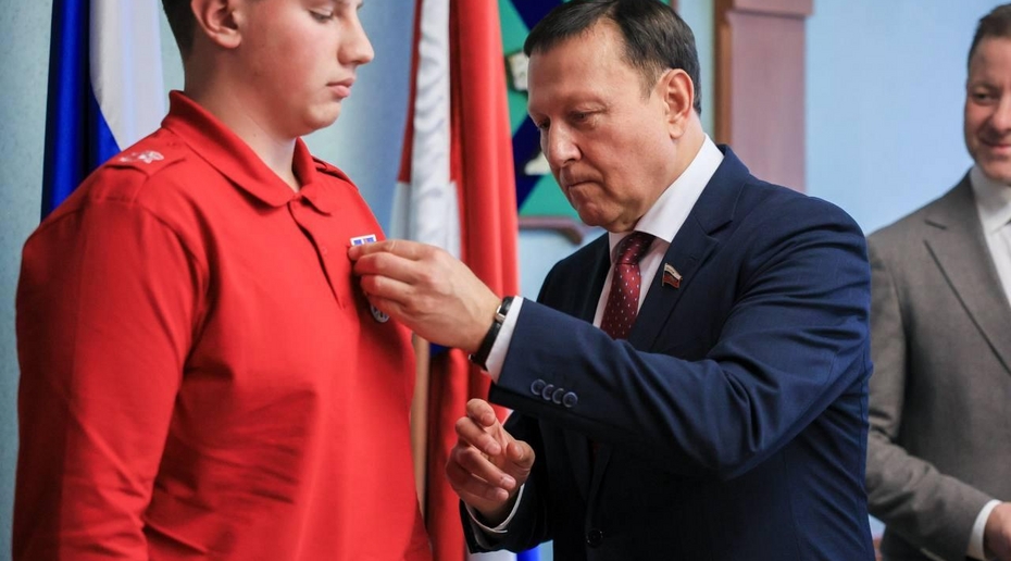 Подросток спас пятерых россиянок от медведя