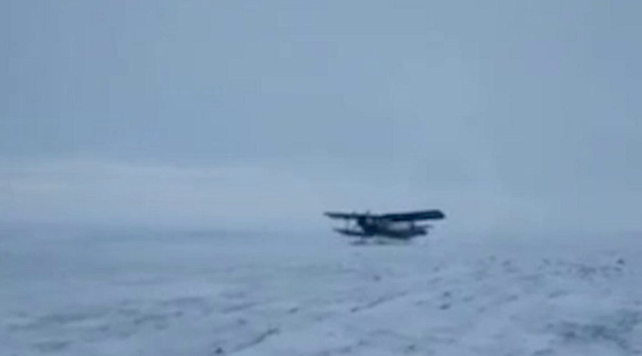 Экстремальная посадка самолёта в Якутии попала на видео