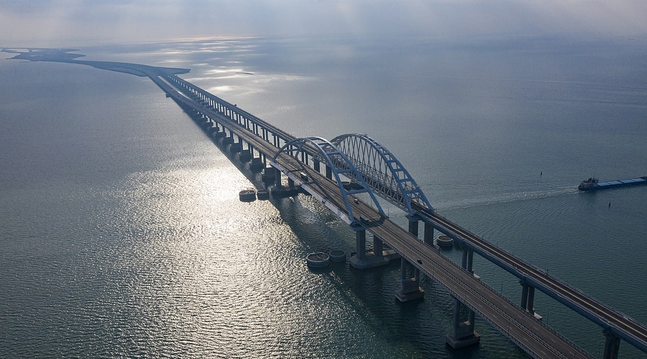 Движение поездов по Крымскому мосту возобновилось