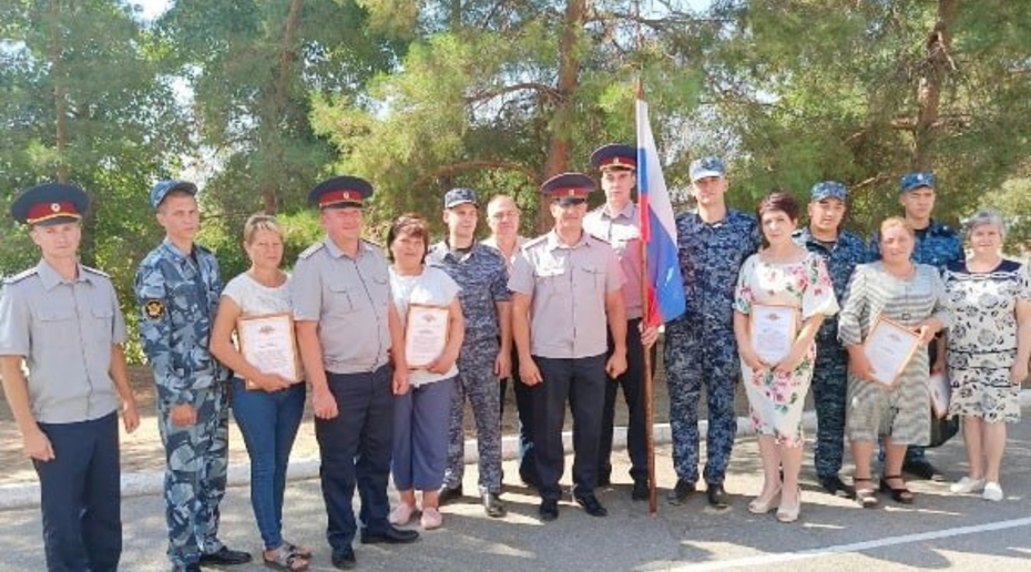 Новые сотрудники колонии приняли присягу 22 августа в День флага России. Фото: ИК-19