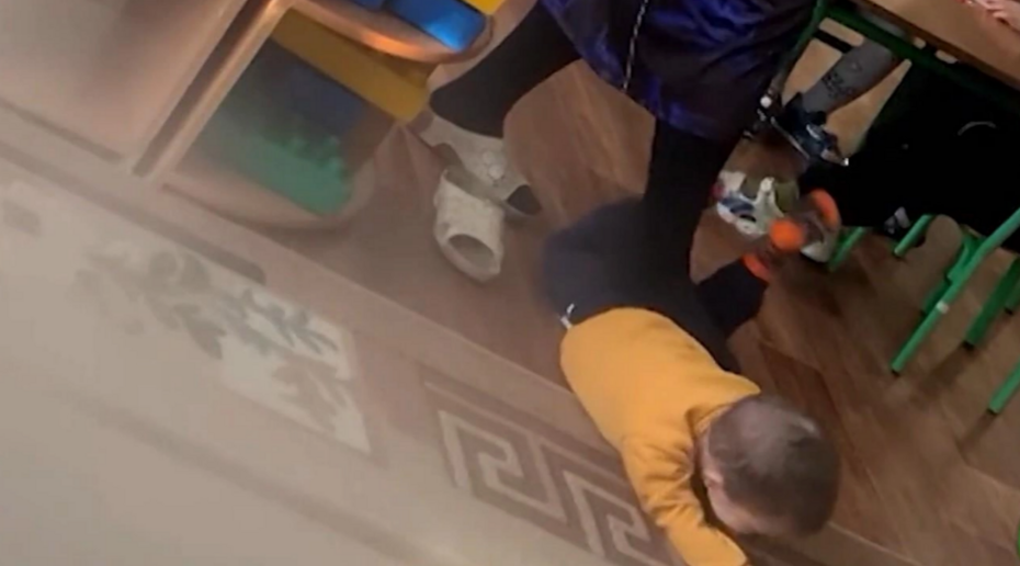 Воспитательница избивала детей в детсаду Байкальска