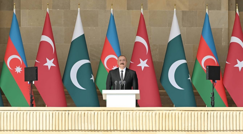 Военный парад и открытие музея: в Азербайджане отмечают День Победы