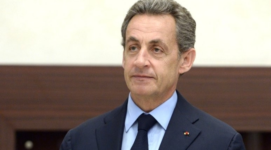 Озвучены риски для Саркози, который не ест тюремную еду и питается йогуртами