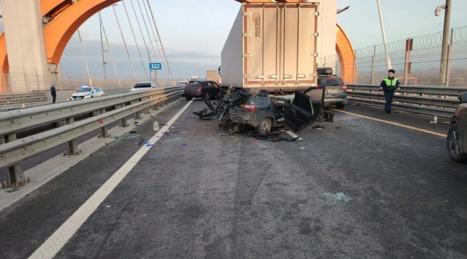 Под Владимиром столкнулись 8 машин, включая большегрузы