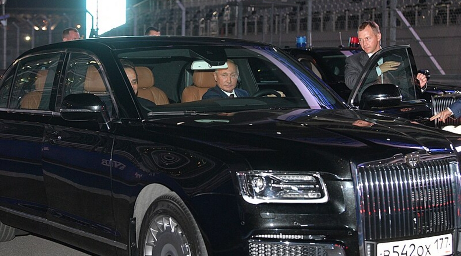 В Сети появились первые кадры с Aurus, на котором Путин поедет на инаугурацию