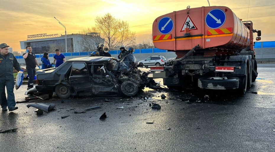 Пятеро парней и девушек из Уфы погибли в ДТП с поливальной машиной