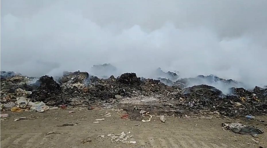 На горящем мусорном полигоне под Читой ввели режим ЧС