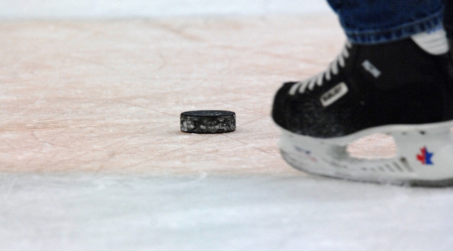 В Москве во время матча юных хоккеистов отцу одного из них выстрелили в голову