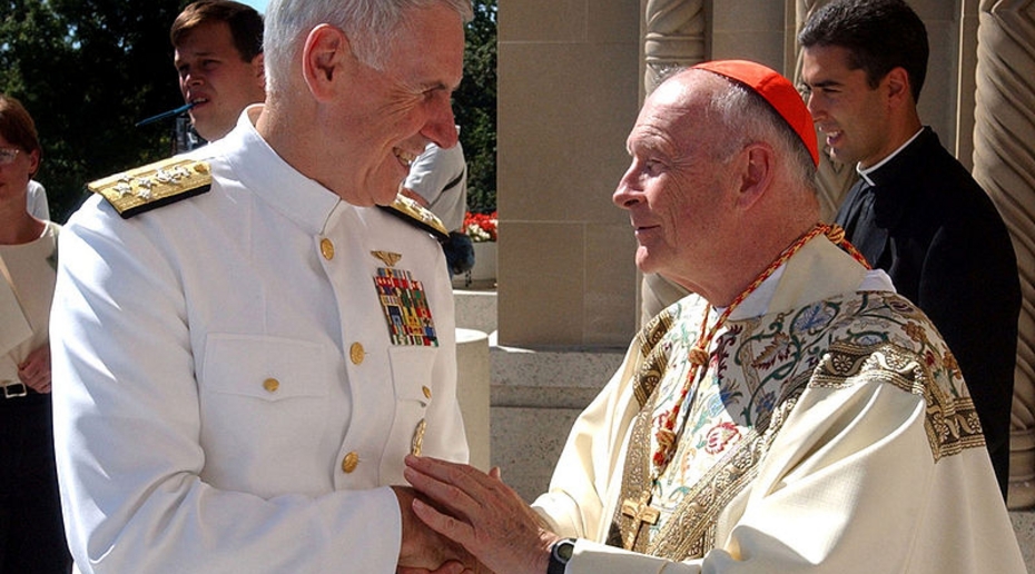 Ватикан лишил сана бывшего архиепископа Вашингтона. Его обвиняют в педофилии