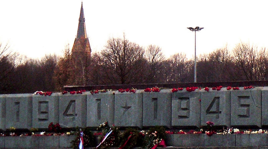 Парламент Латвии разрешил снести памятник Освободителям Риги