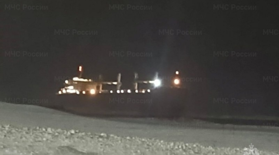 Китайское судно с мазутом село на мель у Сахалина