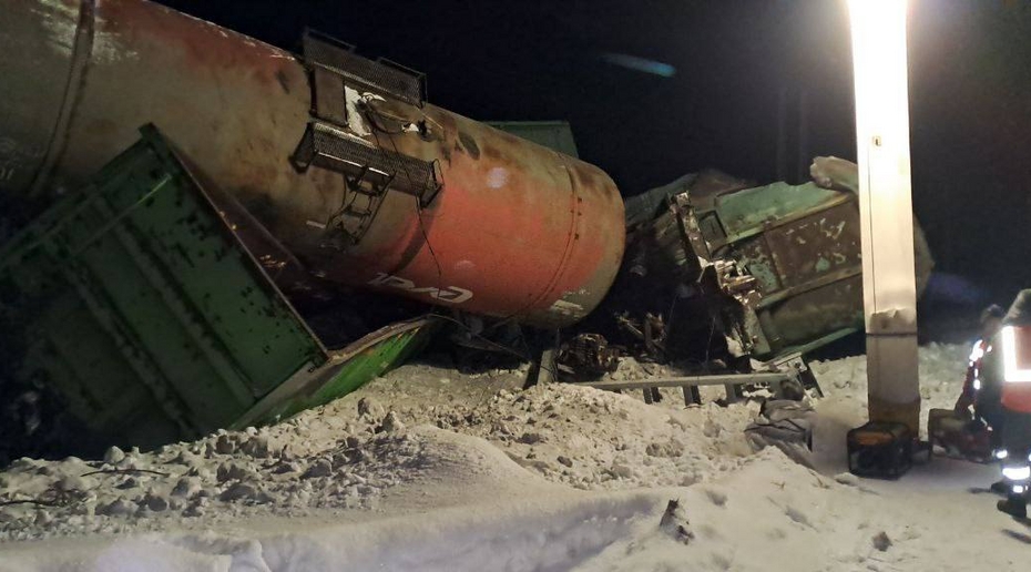 Два поезда столкнулись из-за пьяного машиниста в Челябинской области