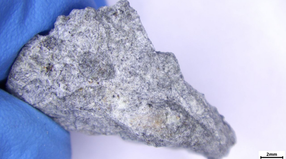 Учёные обнаружили фрагменты пролетевшего над Москвой метеорита