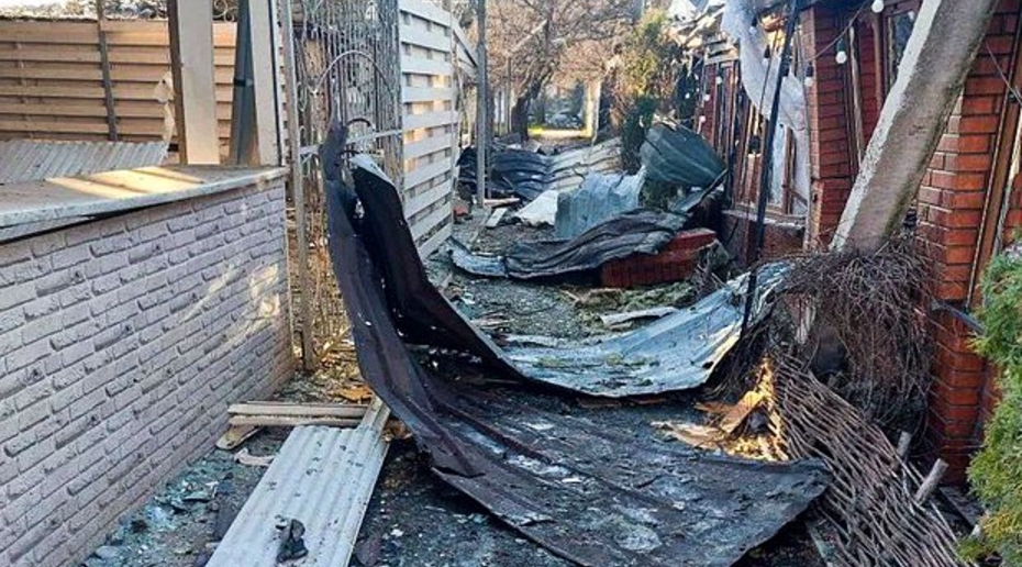 Появились кадры атаковавшего Хорлы дрона с украинскими надписями