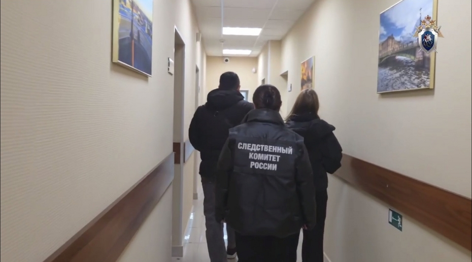 Петербургскую школьницу заподозрили в убийстве матери