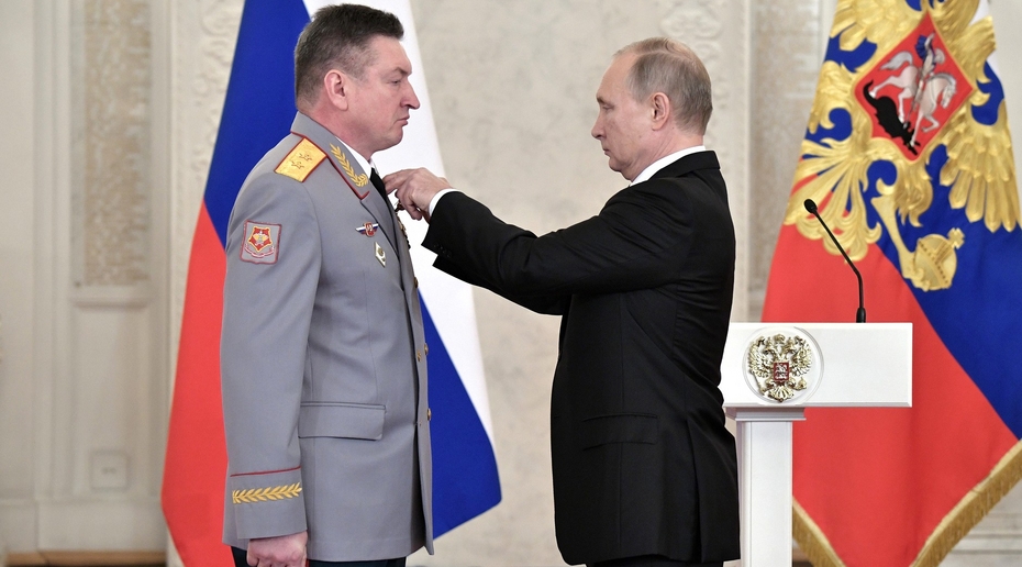 Генерала Лапина уволили с военной службы