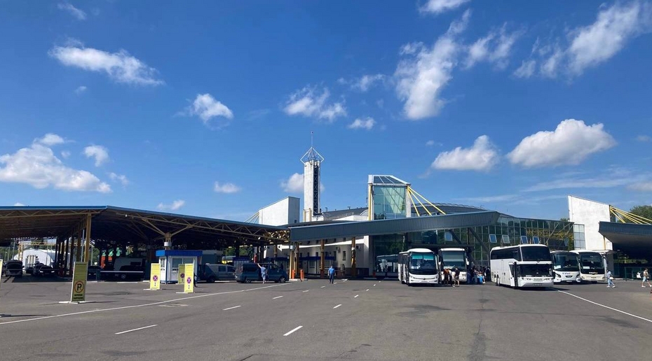 Более 2500 авто застряли на въезде из Белоруссии в Польшу