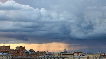 Погода в Москве в четверг, 15 октября: пик дождей, высокое давление, атмосферный фронт
